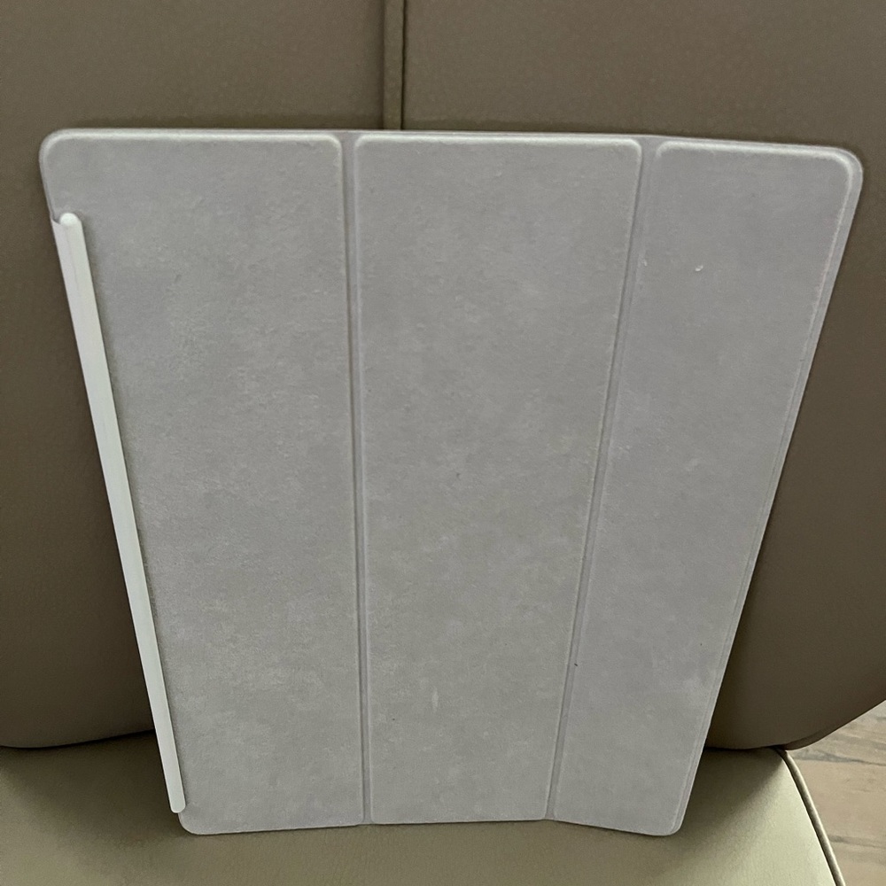 IPad Pro smart folio cover - white